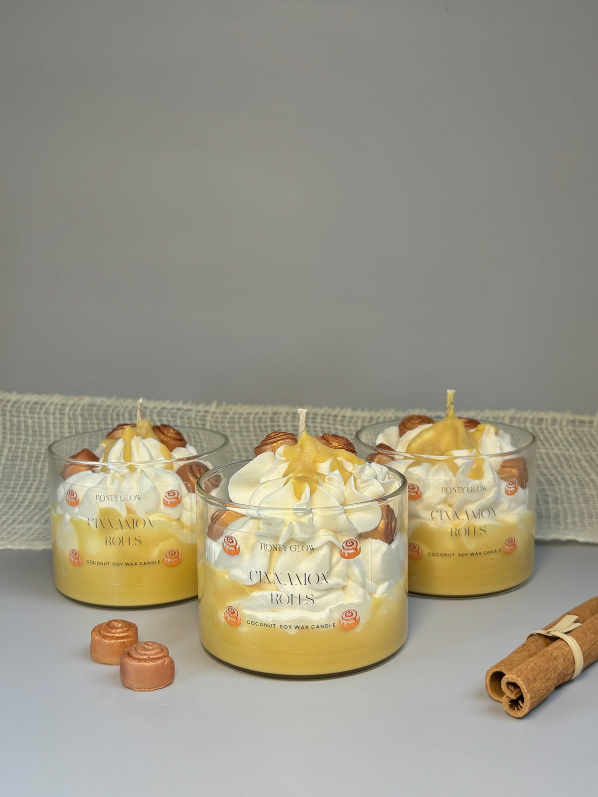 Cinnamon rolls Candle