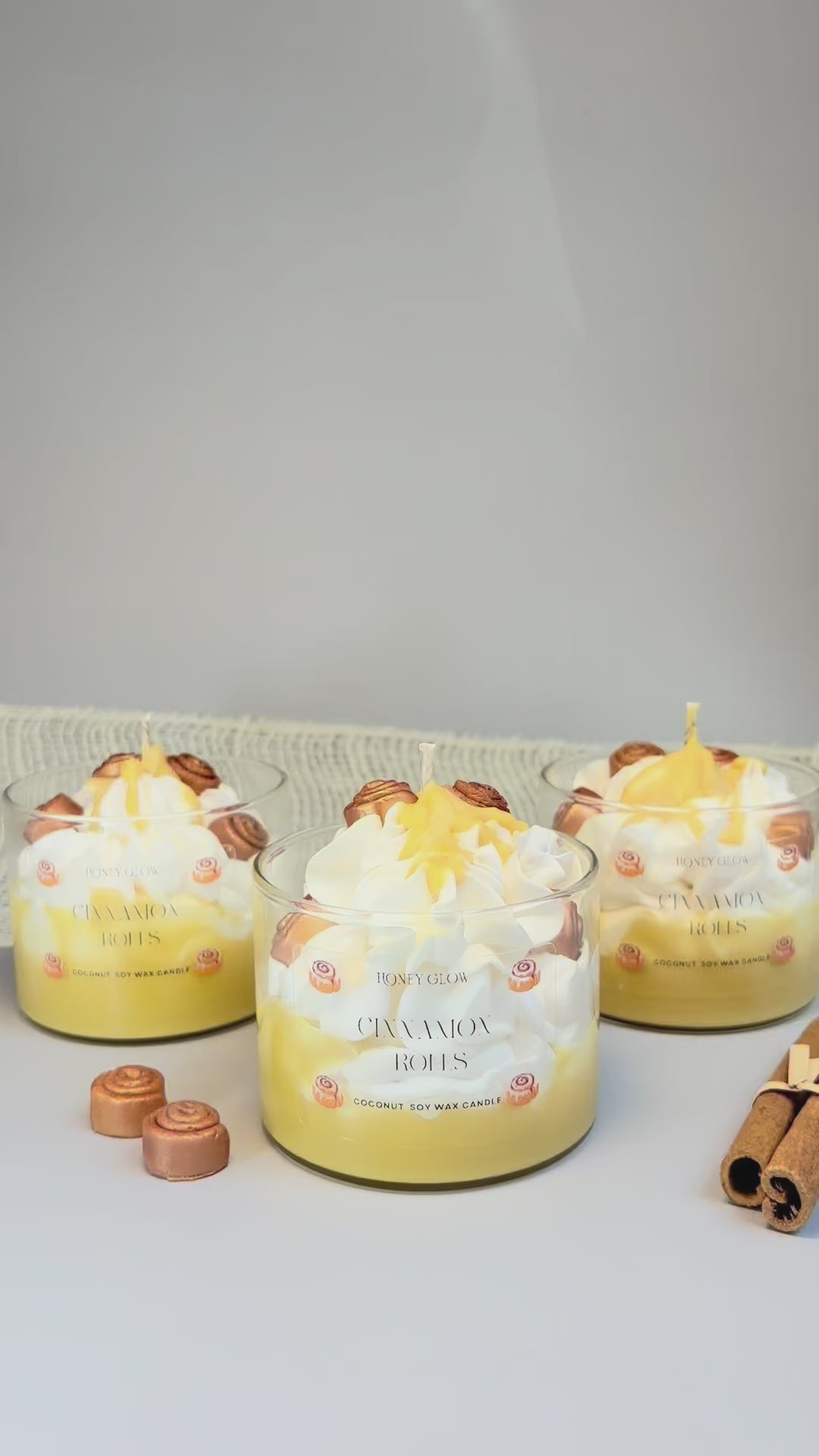 Cinnamon rolls Candle